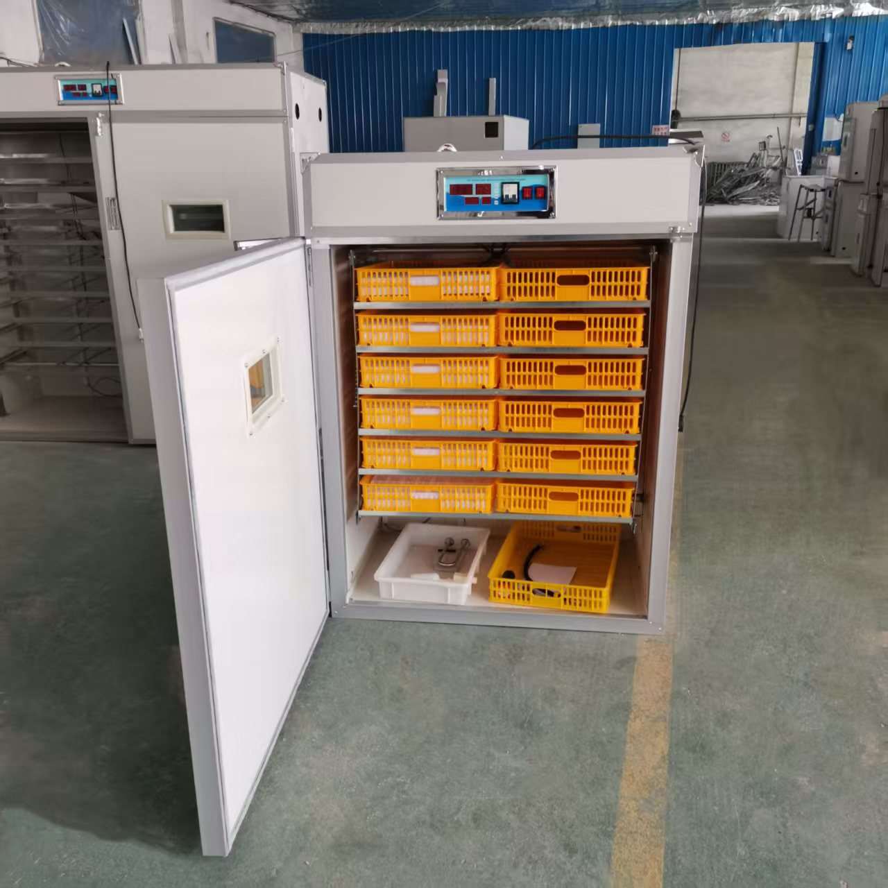 Large 1054 Egg pcs Fully Automatic Couveuse Solaire Solar Incubator Duck Chicken Egg Incubator and Hatcher