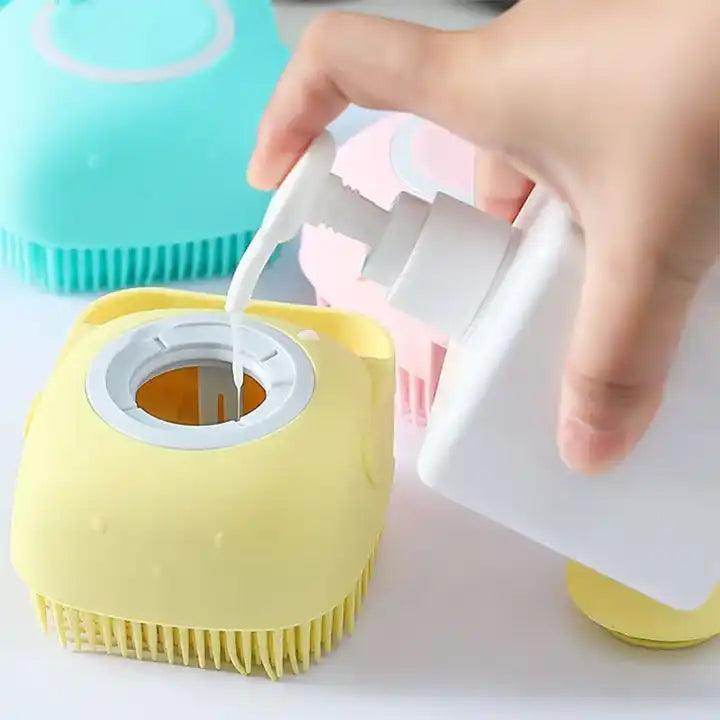 Eco-friendly Soft Pet Silicone Bath Brush With Soap Dispenser - Simply Petastic