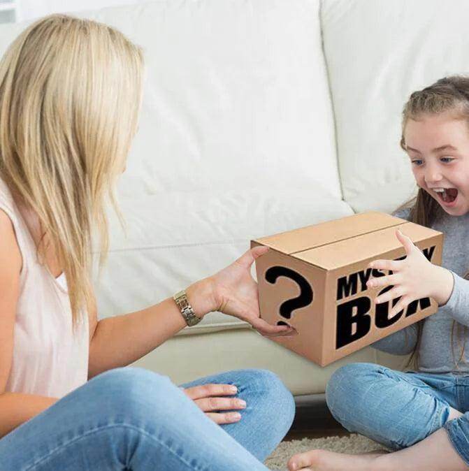 Mystery Gift Box Pet Spree Random Delivery - Simply Petastic